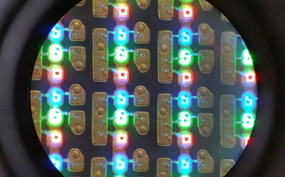 Flip-Chip vs Wire-Bond LED: Which Is Better for LED Displays?